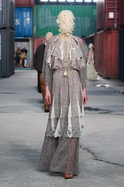 Look 48